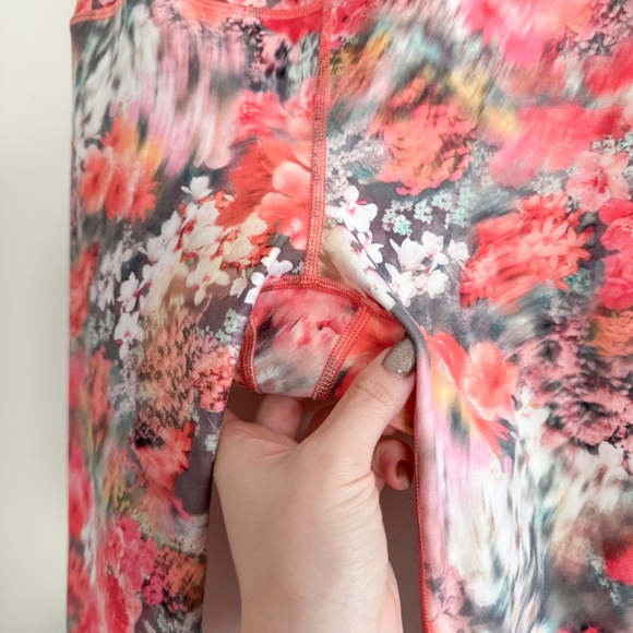 Athleta Floral Elation Capri - Picture 2 of 6